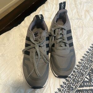Big boy, sneakers, Adidas, barely worn and cleaned size 7